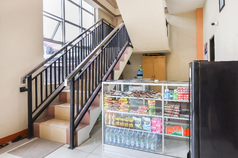 酒店 Reddoorz Near Wisma Cahaya Abadi Sepinggan Airport Balikpapan