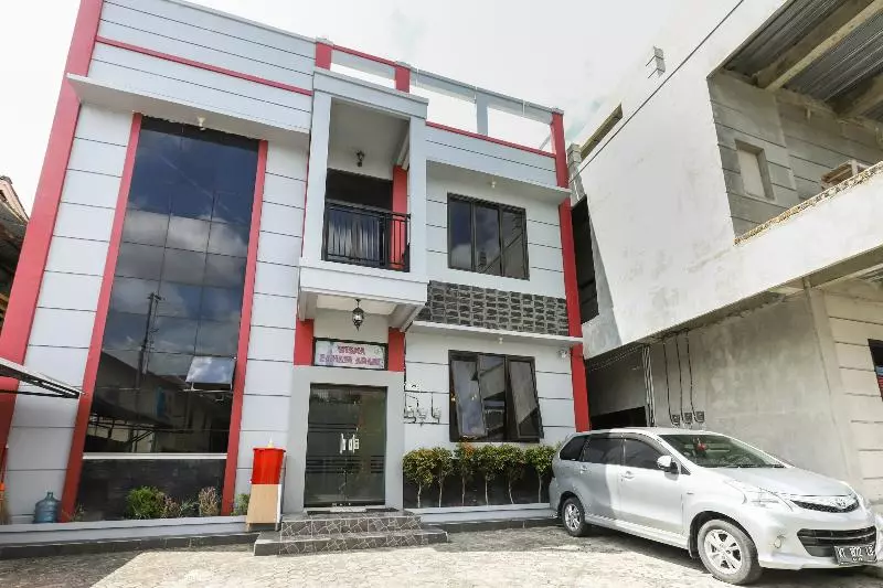 ホテル Reddoorz Near Wisma Cahaya Abadi Sepinggan Airport Balikpapan