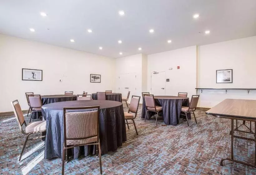 ホテル Best Western Park City Wichita North
