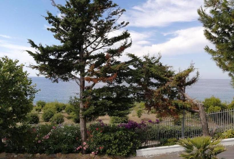 Villaggio Turistico La Vesca