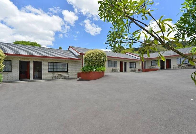 Hotel Bk's Pohutukawa Lodge