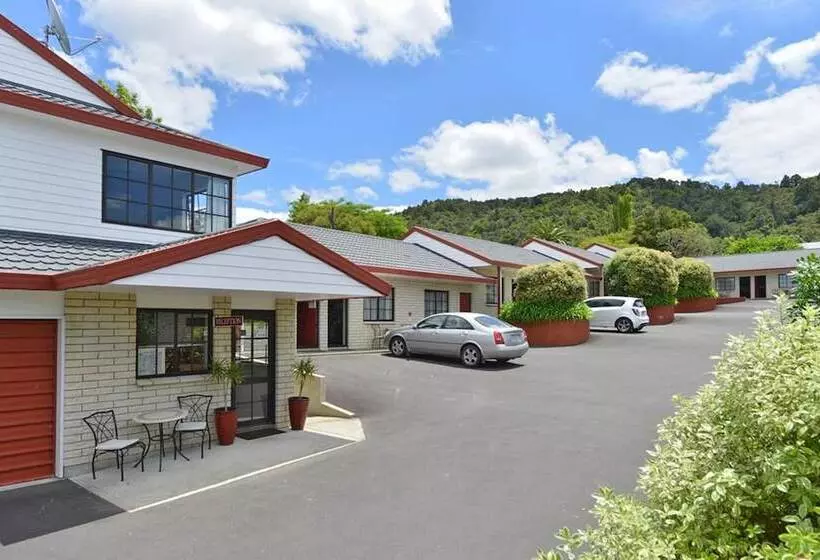 Отель Bk's Pohutukawa Lodge