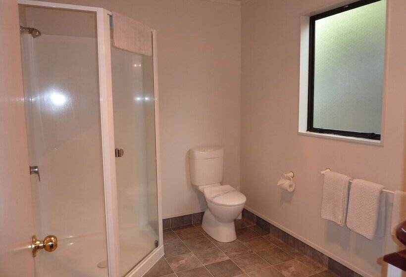 Hotel Bk's Pohutukawa Lodge