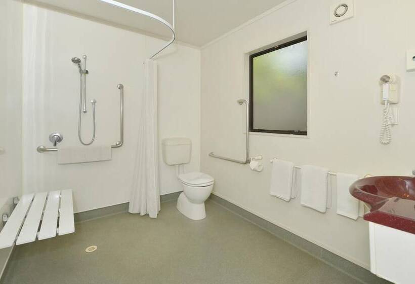 Hotel Bk's Pohutukawa Lodge