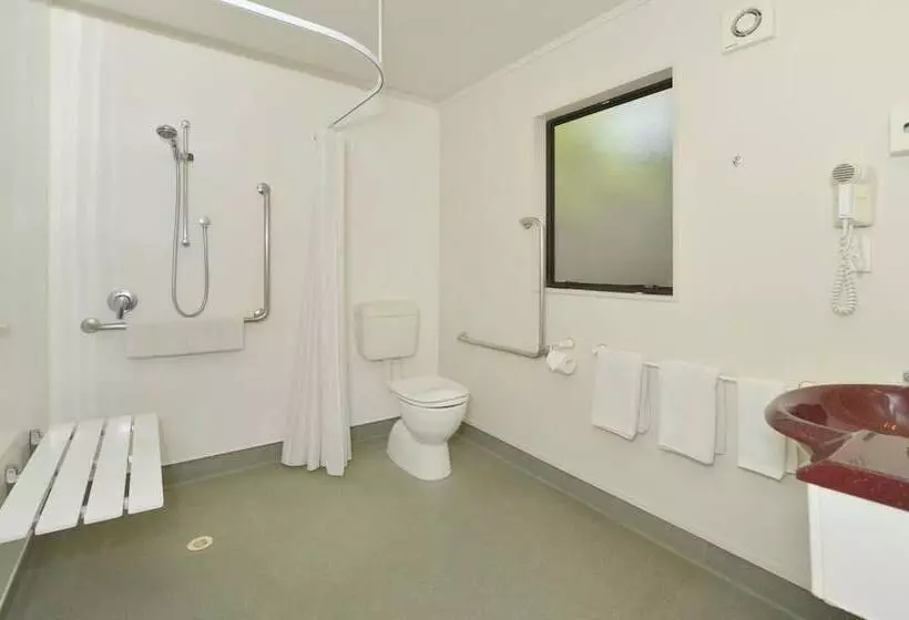 Отель Bk's Pohutukawa Lodge