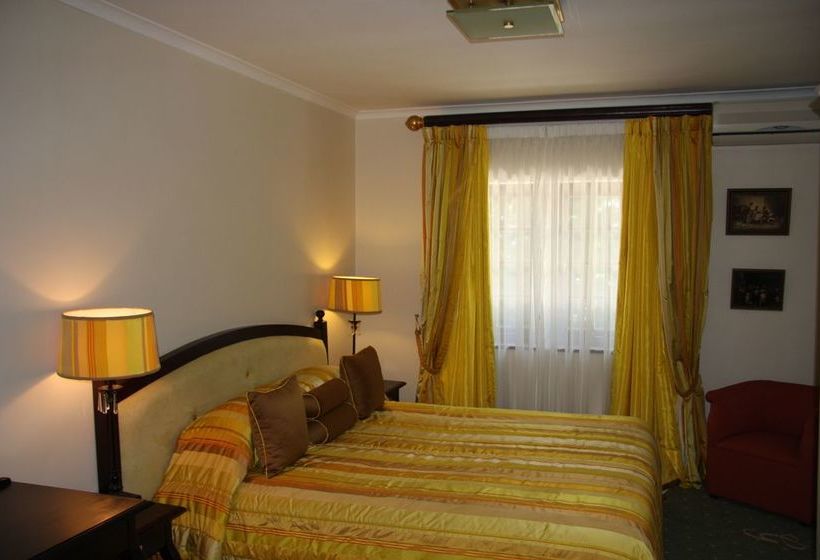 בית מלון כפרי Greenways Manor Guesthouse