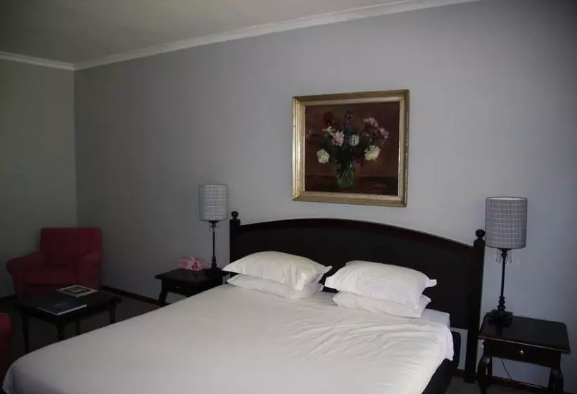 בית מלון כפרי Greenways Manor Guesthouse