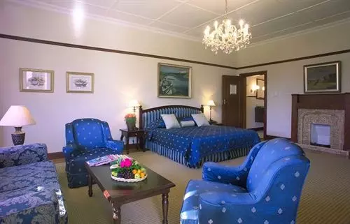 בית מלון כפרי Greenways Manor Guesthouse