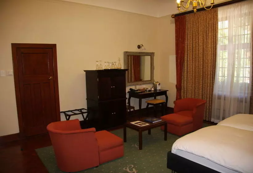 בית מלון כפרי Greenways Manor Guesthouse