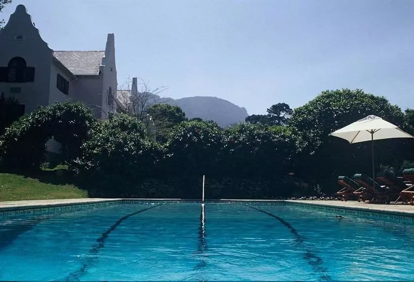 בית מלון כפרי Greenways Manor Guesthouse