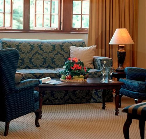 בית מלון כפרי Greenways Manor Guesthouse