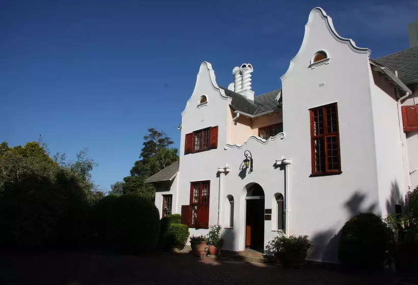 בית מלון כפרי Greenways Manor Guesthouse