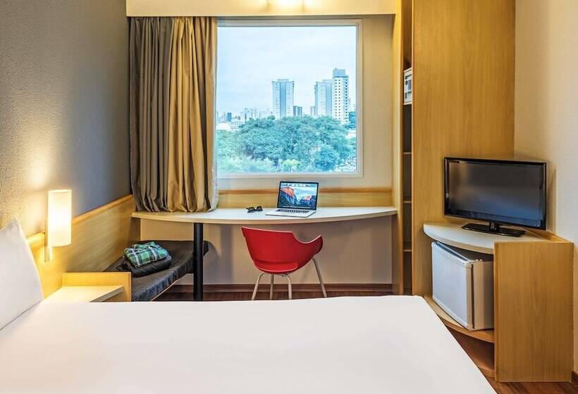 Отель Ibis Santo Andre