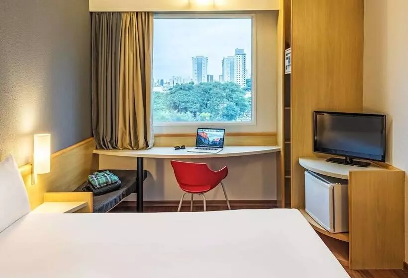 هتل Ibis Santo Andre
