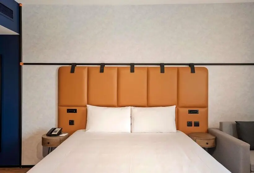 Ibis World Trade Centre