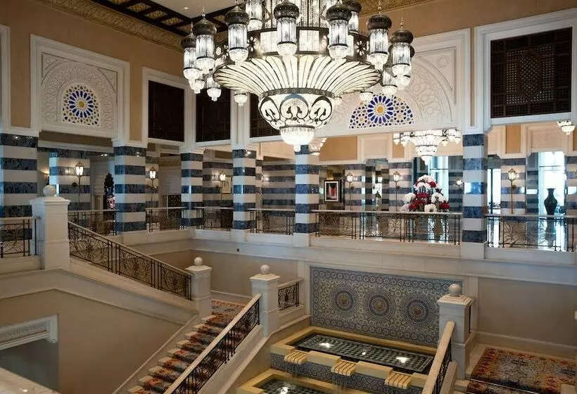 Отель Jumeirah Al Qasr Dubai