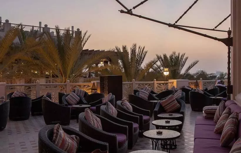 Отель Jumeirah Al Qasr Dubai