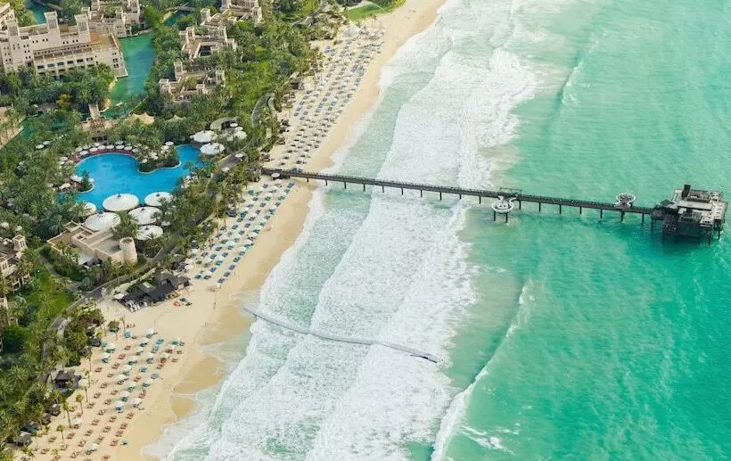 Отель Jumeirah Al Qasr Dubai