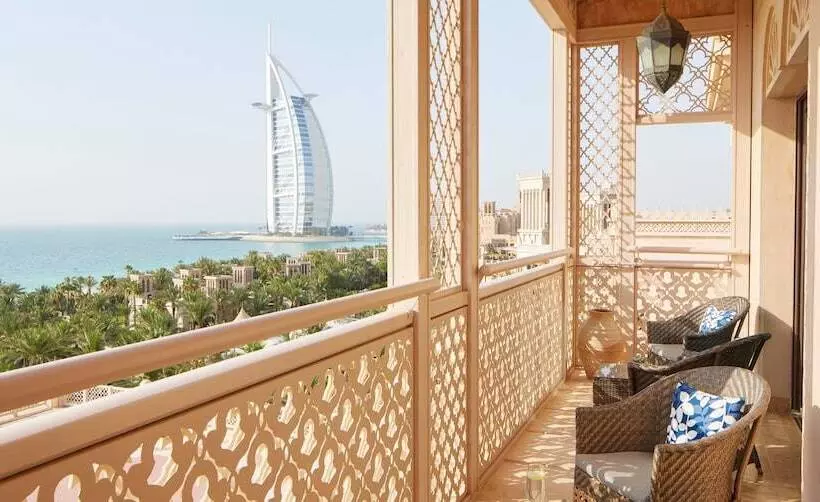 هتل Jumeirah Al Qasr Dubai