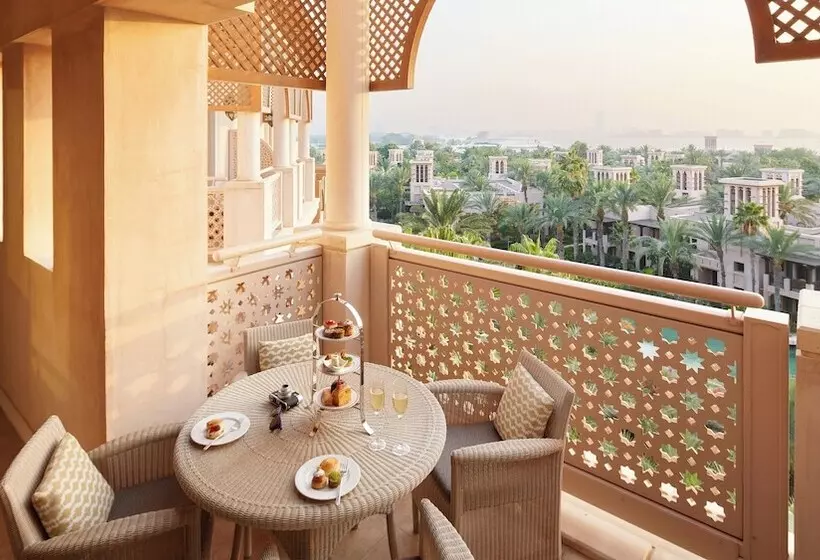 هتل Jumeirah Al Qasr Dubai