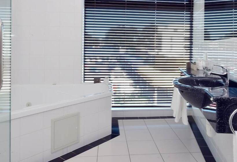 Millennium Hotel New Plymouth, Waterfront