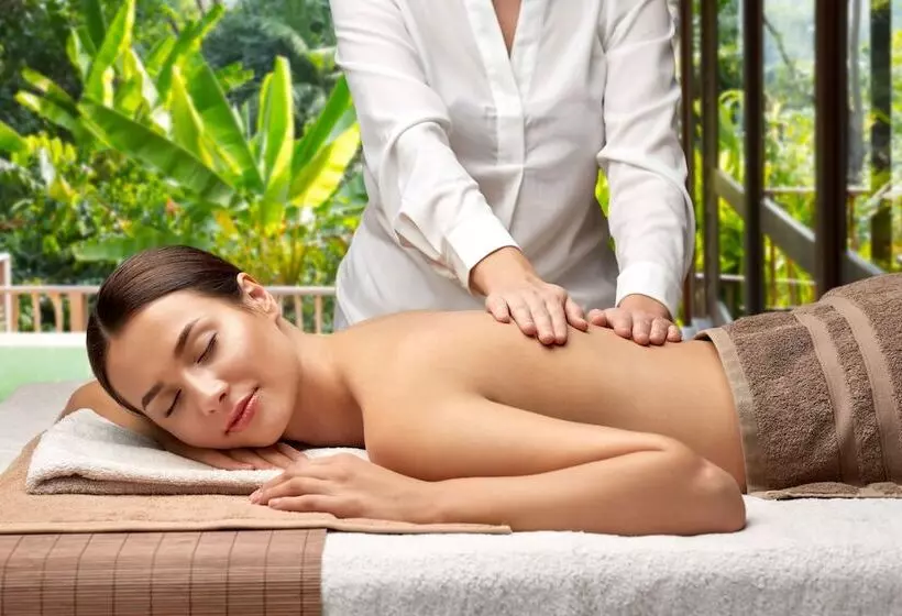 Отель Oceans Two Resort