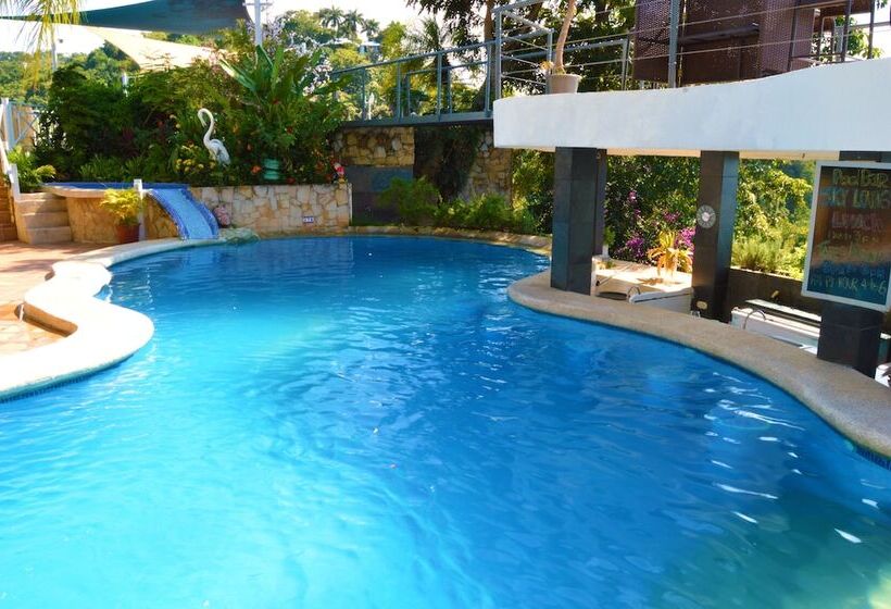 هتل Oceans Two Resort