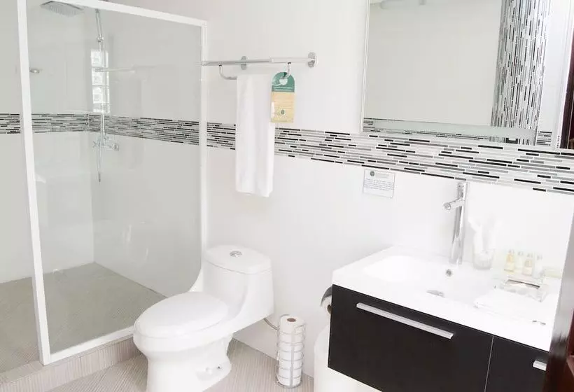 Отель Oceans Two Resort