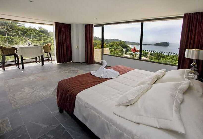 هتل Oceans Two Resort