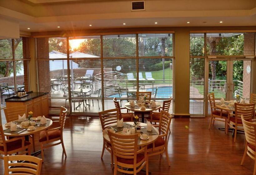 Отель Road Lodge Sandton