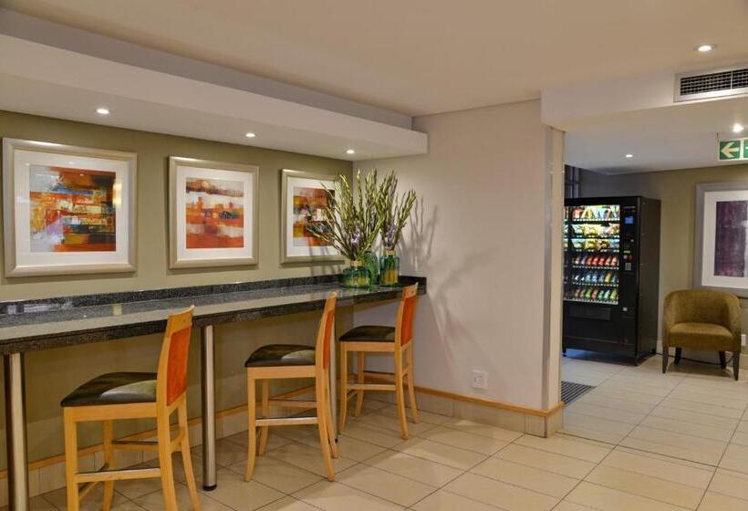 Отель Road Lodge Sandton