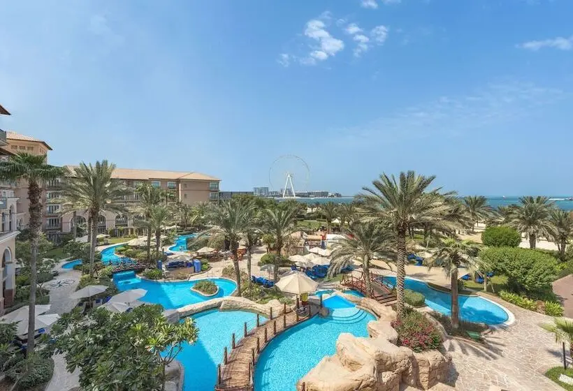 هتل The Ritz-Carlton, Dubai