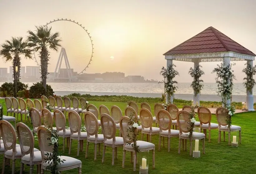 هتل The Ritz-Carlton, Dubai