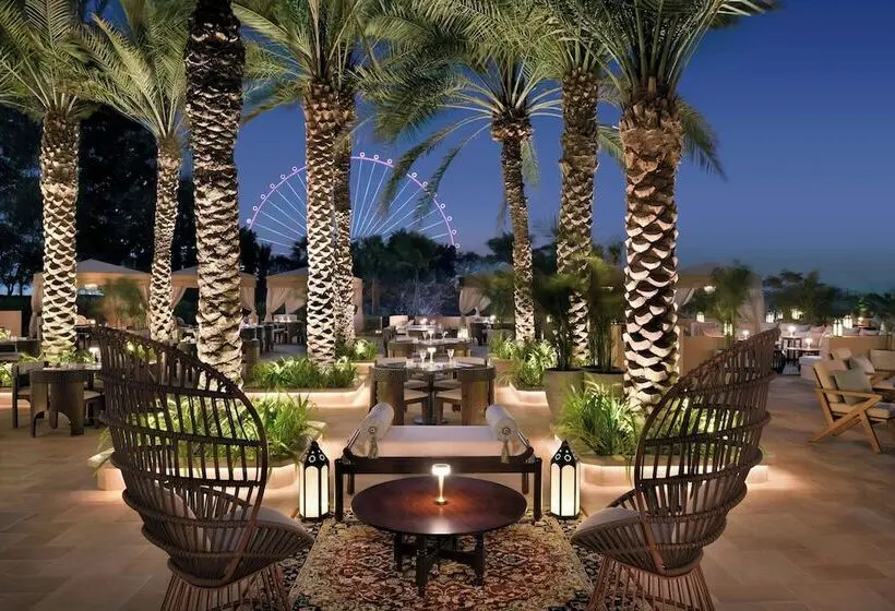 هتل The Ritz-Carlton, Dubai