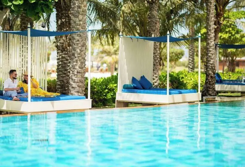 هتل The Ritz-Carlton, Dubai