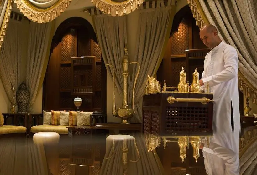 هتل The Ritz-Carlton, Dubai