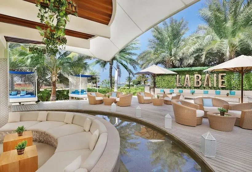 هتل The Ritz-Carlton, Dubai
