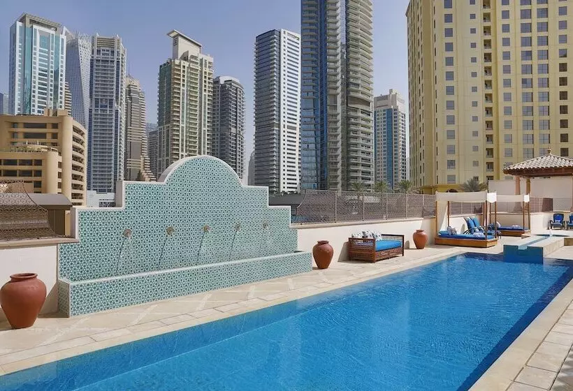 هتل The Ritz-Carlton, Dubai