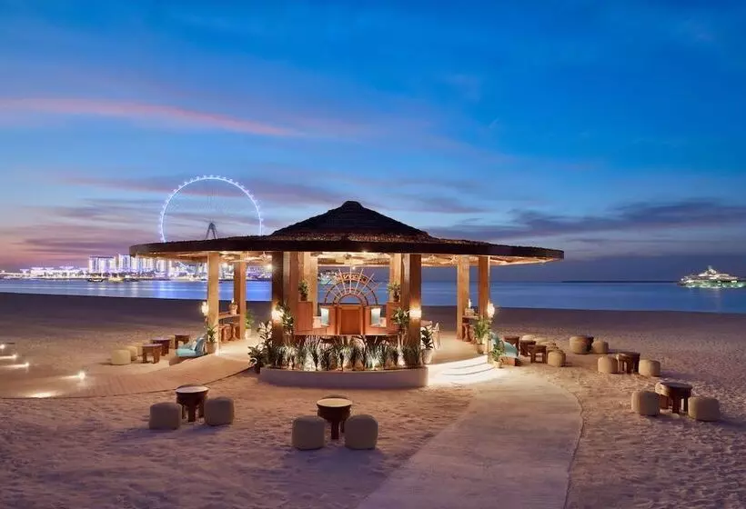 هتل The Ritz-Carlton, Dubai