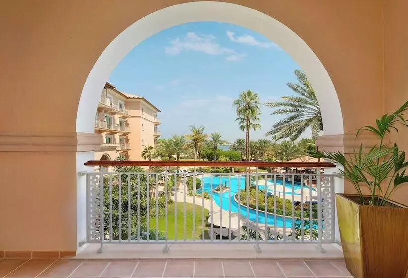 هتل The Ritz-Carlton, Dubai