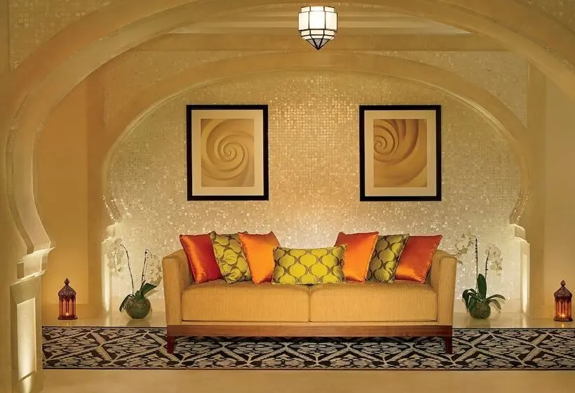 هتل The Ritz-Carlton, Dubai