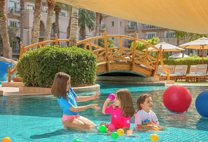 هتل The Ritz-Carlton, Dubai