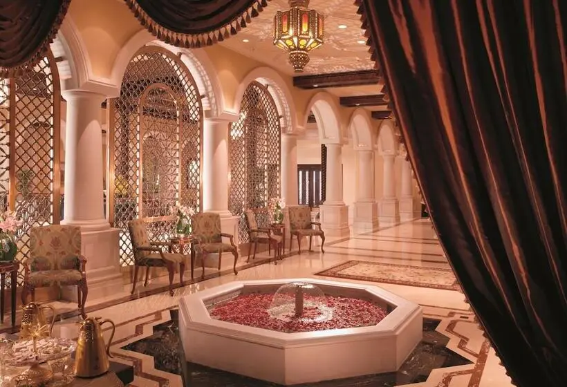 هتل The Ritz-Carlton, Dubai