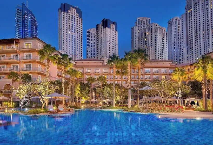 هتل The Ritz-Carlton, Dubai