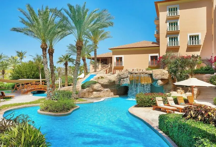 هتل The Ritz-Carlton, Dubai
