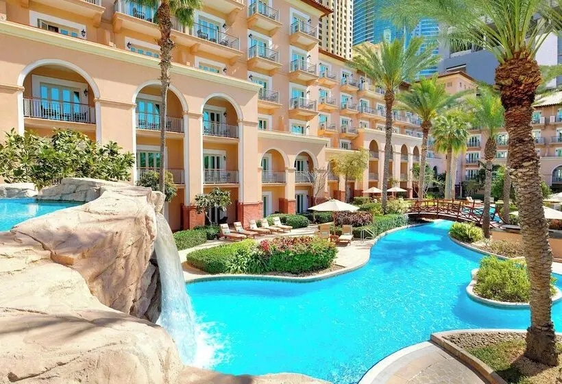 هتل The Ritz-Carlton, Dubai