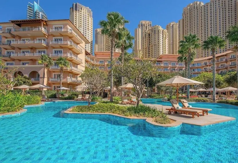 هتل The Ritz-Carlton, Dubai