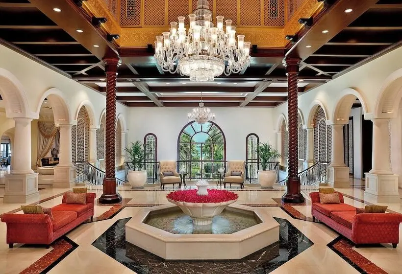 هتل The Ritz-Carlton, Dubai