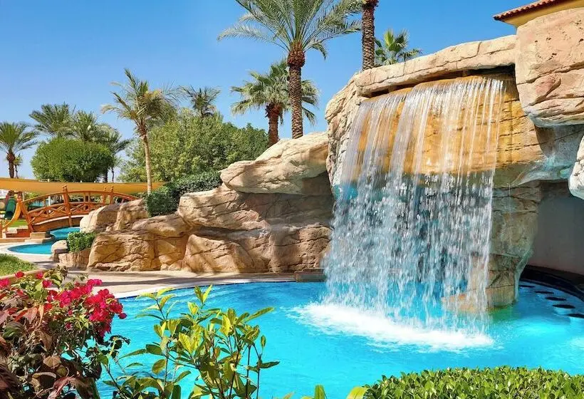 هتل The Ritz-Carlton, Dubai