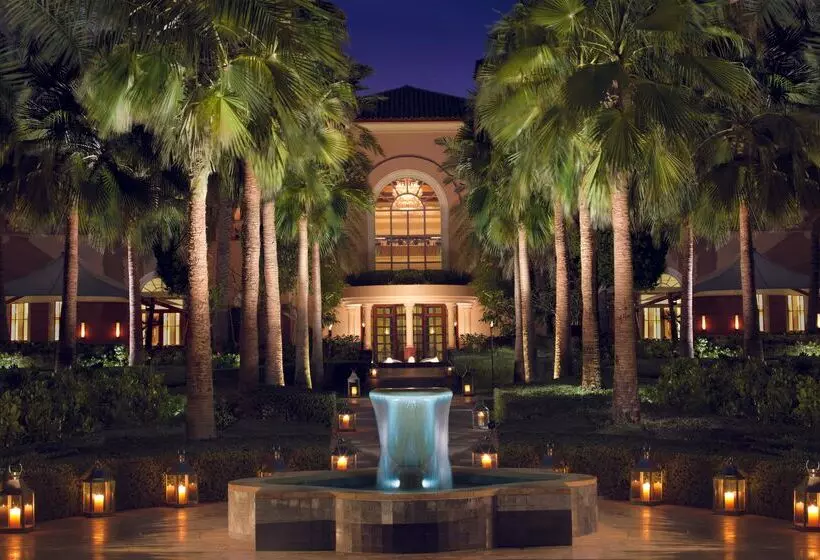 هتل The Ritz-Carlton, Dubai